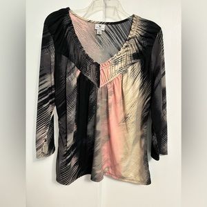 3/4 sleeve shirt size XL black pink & tan